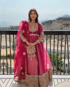 Robe rose longue au sol style africain, broderie avec perles de verre de cristal, taba, pour mariage, tenue de soirée, 2022 - Product Image 1