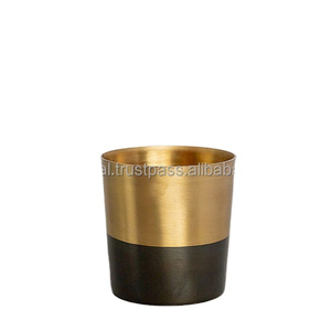 Maceta de latón de dos tonos de alta calidad con acabado recubierto de polvo para el hogar y el jardín que complementa su espacio vital - Product Image 1