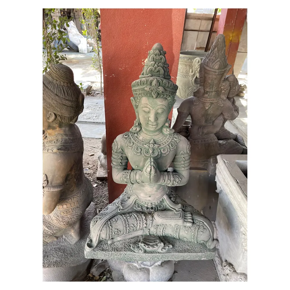タイからの装飾の家と庭の手作りの装飾的な彫像のための天使