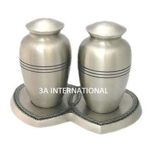 Urne en laiton de finition antique en argent humain de taille personnalisée lot de 2 pots d'urne en laiton de finition antique en métal - Product Image 1