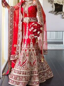 Haut en filet brodé traditionnel avec tenue de fête de mariage ethnique Lehenga 2025 - Product Image 2