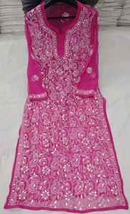 Robe Anarkali en mousseline de soie 100% coton avec broderie florale lourde col rond longueur cheville-respirant et écologique - Product Image 2