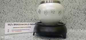 Suministros funerarios de latón blanco para mascotas, ODYSSEY con huella de pata de plata - Product Image 2