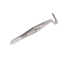 Pinze per Ptosi Palpebrale Berke con Punta Curva e Lame Diritte Longitudinali Seghettate - Product Image 4