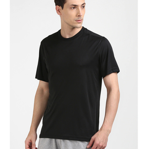 Camiseta de Manga Corta para Hombre, Negra, Tejida, Corte Regular, Poliéster y Elastano, Hecha en Pakistán - Product Image 2
