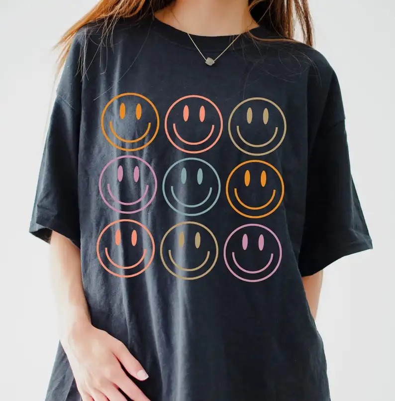 Kadın gülümseme yüz estetik gömlek mutlu yüz grafik Tee/Vintage gülümseme yüz T Shirt,/Grafik tee t-shirt gençler için