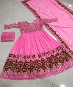 Look riche Designer saisonnier Collection Net soie gris couleur Occasion spéciale fantaisie indienne vêtements pour femmes prix de gros en ethnique - Product Image 4