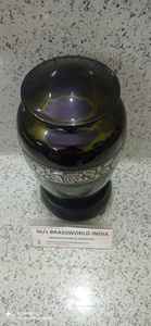 Urne de crémation en aluminium noir avec bande blanche pour fournitures funéraires - Product Image 3