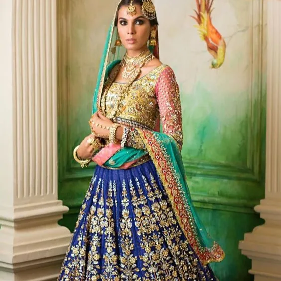 Vestido largo indio/paquistaní pesado adornado con cuentas de cristal, trabajo de piedra para boda = 2020