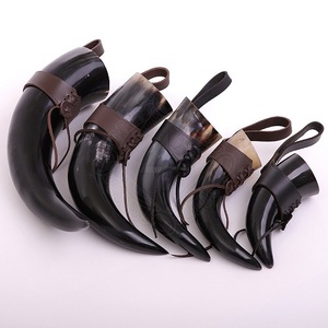Cuerno para beber vikingo de tamaño personalizado Soporte de cuero de alta calidad con técnica pulida de diseño animal elegante - Product Image 3