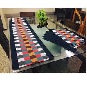 Vente en gros de tapis de cuisine minimaliste en coton brodé 13x19 150 GSM, léger, certifié GOTS - Product Image 3