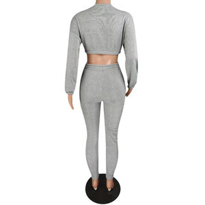 Ensemble crop top à capuche et pantalon de jogging à revers pour femme - Product Image 5