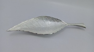 Bandeja de servir plateada con forma de hoja, artículo de decoración para el hogar y la mesa, artículo de regalo, bandeja para frutos secos - Product Image 2
