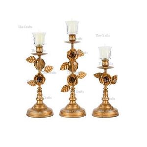 Juego de candelabros de Metal dorado de tres candelabros de diferentes tamaños para accesorios de decoración de hogar y boda - Product Image 1