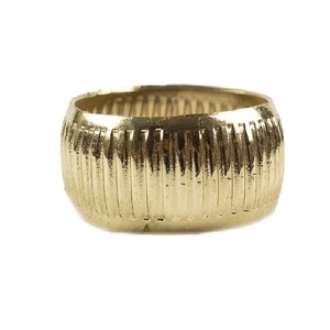 Fournisseur Rond de Serviette en Métal et Aluminium Écologique Plaqué Or Fait à la Main Fantaisie de Luxe Élégant Élégant Qualité Premium Vente en Gros - Product Image 1