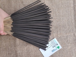 Bâtons d'encens au charbon noir de haute qualité de 8 pouces 3mm Agabathies brutes bois de santal bois aromatique en vrac cartons religieux Vietnam" - Product Image 5