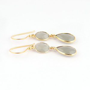 Boucles d'oreilles Double pierre en quartz gris pour femmes avec réglage de lunette en plaqué or Crochet de bijoux de mode léger - Product Image 3