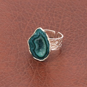 แหวนพลอยอาเกตเจโอดดรูซี่สั่งทำขายส่ง ชุบเงินบนทองเหลือง ประดับพู่ห้อย งานแฮนด์เมด ของขวัญเครื่องประดับ - Product Image 1