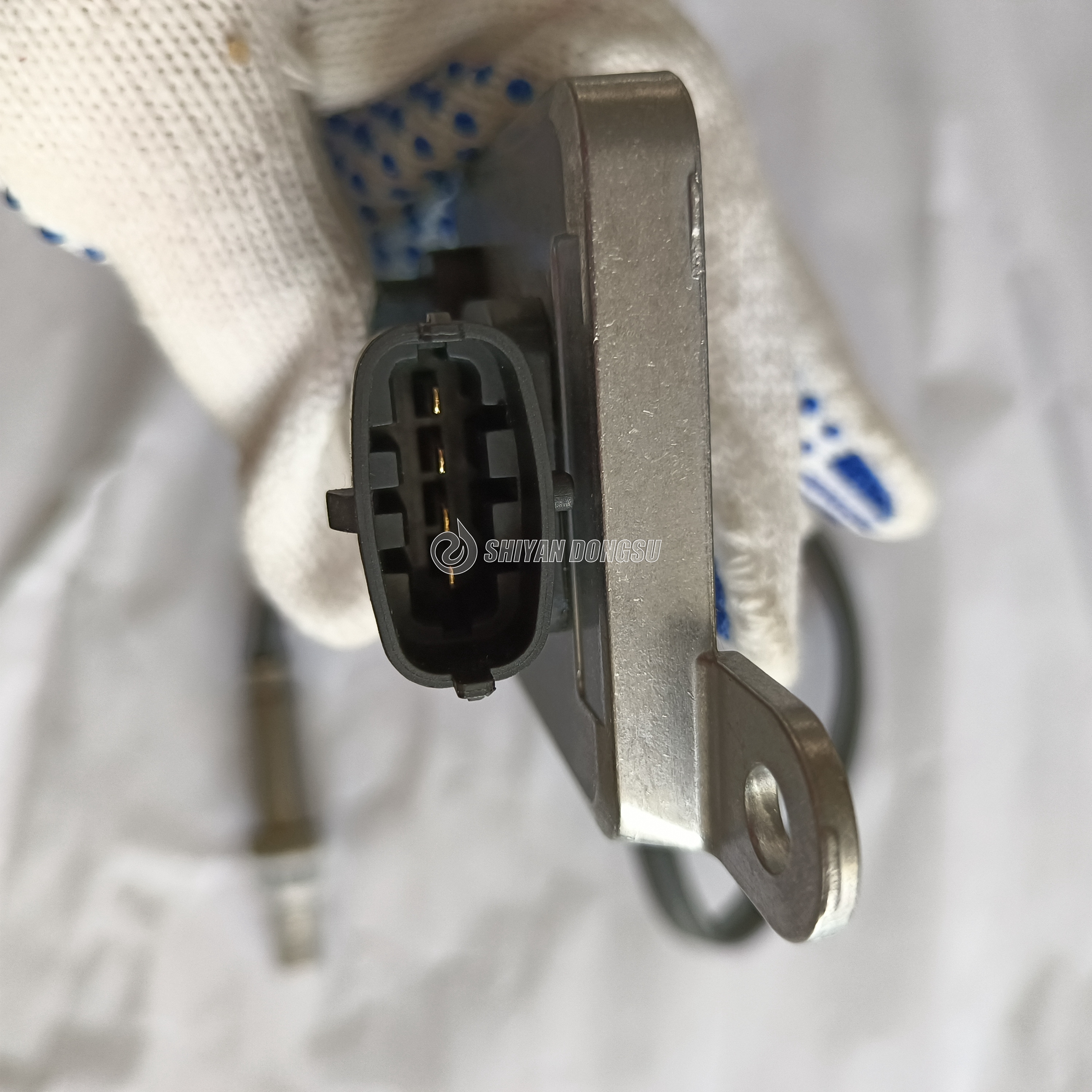 anmi② Amazon.com: Automotive-leader 8F9A-9Y460-GA 5-Wire LSU 4.9