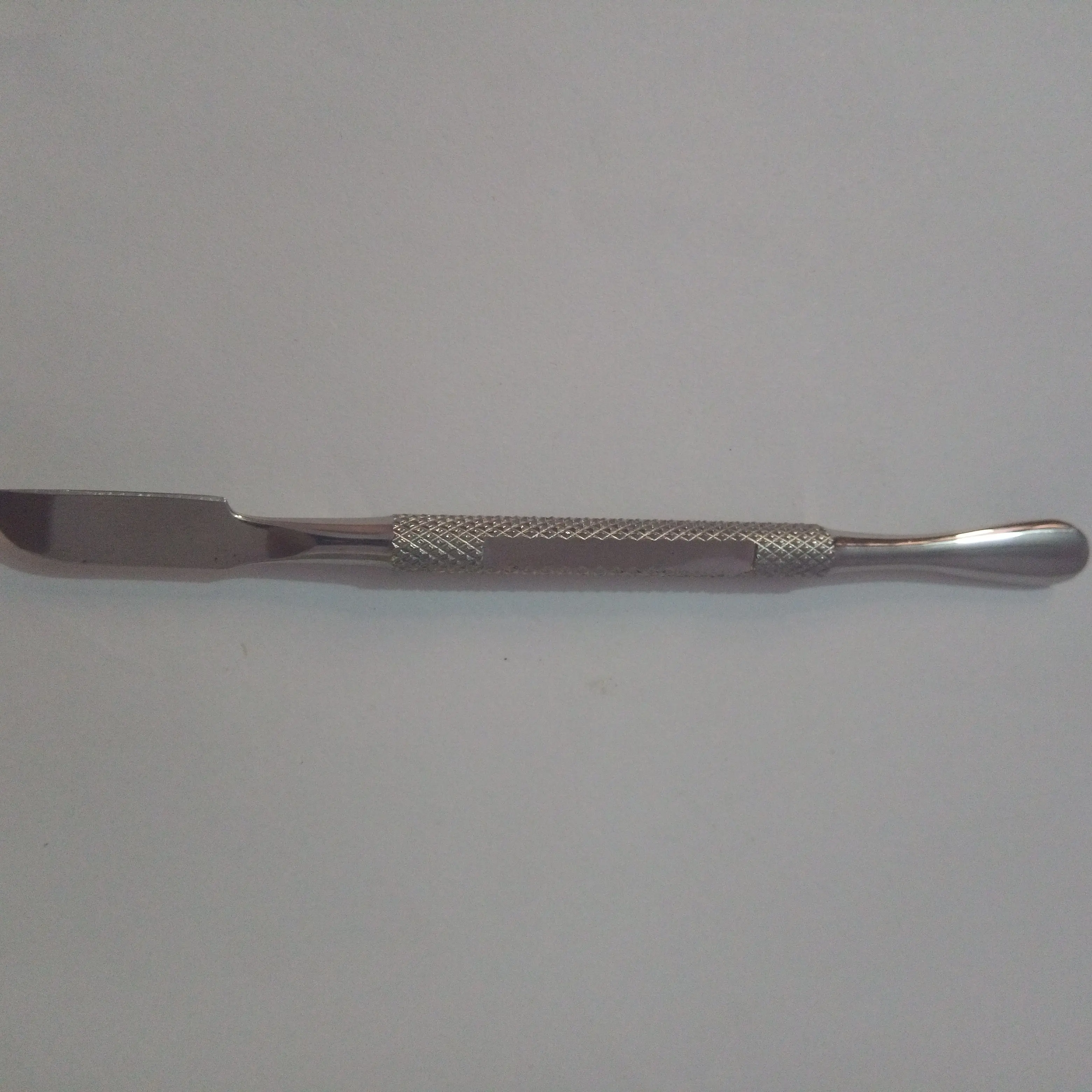 Factory Supply Double Ended Roestvrij Zilver Nail Cuticle Pusher Ons $0.10-$1.00/Stuk