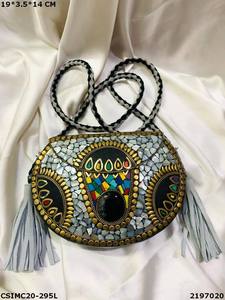 Bolso de mano de mosaico de metal de diseño hecho a mano para damas Accesorio elegante para asuntos de noche y nupciales de moda - Product Image 4