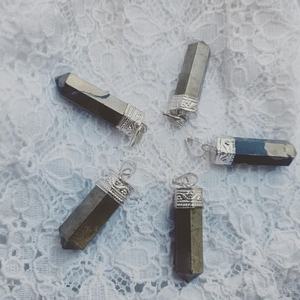 Venta al por mayor lápiz de pirita natural tallada Pequeña Piedra Preciosa de punta de cristal para Reiki curación meditación recuerdo piedra metafísica - Product Image 2