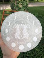 Placa de Carga de Selenita con Diseño de Rejilla Tallada de la Triple Diosa, Ecológica, para Sanación Espiritual, Cristal, Feng Shui, Estilo Budista, Alta Calidad