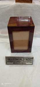Urna Funeraria de Madera con Cruz Grabada Estilo Americano de BRASSWORLD INDIA, Artículos Funerarios - Product Image 3