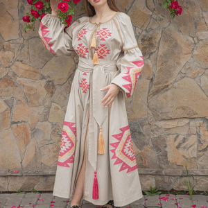 Vestido de estilo ucraniano - Product Image 1