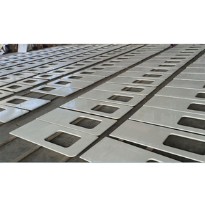 Mặt Bàn Bếp Nhân Tạo Bằng Thạch Anh Trắng Cut-To-Size Việt Nam Cho Căn Hộ - Product Image 1