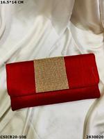 Pochette de soirée pliable en soie brute faite à la main avec perles, bandoulière et fermeture à rabat |   Pochette de mariée de luxe pour femme