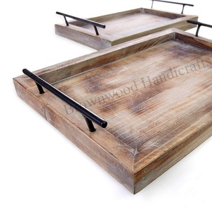 Bandeja de servicio de madera de pino con asas de Metal, bandeja Rectangular decorativa, suministro directo de fábrica, precio al por mayor - Product Image 2