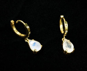 ต่างหูเงินแท้ 925 ชุบทอง ผลิตตามสั่ง ผู้ผลิต ผู้ค้าส่ง ทำมือ สำหรับทุกเพศ ทุกวัย ผู้หญิง ขั้นต่ำในการสั่งซื้อน้อย ประดับด้วยมูนสโตนสีรุ้ง - Product Image 2