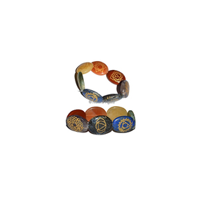 Bracelet ovale gravé des sept chakras - Product Image 1