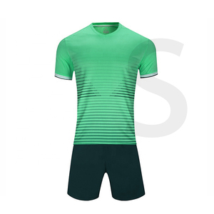 Conjuntos de uniformes de fútbol de bajo precio Servicio OEM Logotipo personalizado Entrenamiento transpirable Corte automático - Product Image 3
