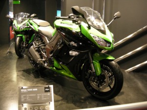 Motocicleta de Carreras Kawasaki Ninja Usada de Calidad Original 2020 3000W 4 Tiempos Refrigerada por Agua EFI Transmisión Manual de 5 Velocidades Max - Product Image 3