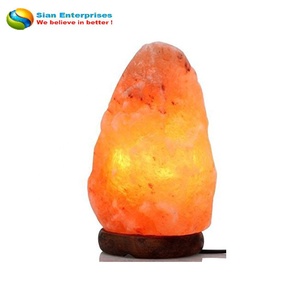 Belle lampe au sel de l'Himalaya de 9 à 10 pouces de haute qualité sculptée à la main avec un style Feng Shui brillant poli par Sian Enterprises - Product Image 3