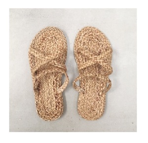 Pantofola di alghe di nuova moda con taglie e logo personalizzato da utilizzare per l'hotel di pantofole da donna di casa in stock dai mestieri di <span class=keywords><strong>paglia</strong></span> del Vietnam - Product Image 2