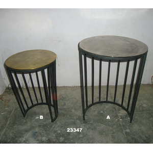 Ensemble de 2 tables d'appoint en fer avec dessus en métal pour salon et jardin - Product Image 1