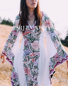 Caftan maxi bohème brodé de fleurs sauvages, couleur vibrante, manches papillon, dentelle, lavable, élégant, longueur au sol - Product Image 3