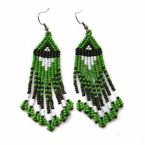 Pendientes largos de cuentas a la moda - Product Image 1