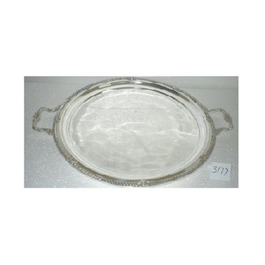 Venta caliente moderna nueva bandeja redonda de plata en relieve para servir con asas nuevo diseño elegante bandeja de presentación - Product Image 3