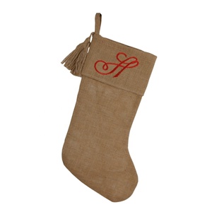 Medias de Navidad de lino blanco personalizadas, diseño moderno cuadrado, copo de nieve dorado, medias de arpillera de gran tamaño para decoración del hogar - Product Image 3