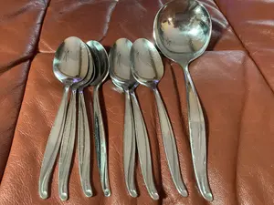 Cuillère de service alimentaire Ensemble de 8 pièces en acier inoxydable avec finition miroir Parfait pour une utilisation de table au restaurant et en cuisine - Product Image 5