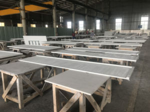 20Mm Độ Dày Laminate Prefab Trắng Vát Cạnh Thạch Anh Nhân Tạo Việt Nam Phát Ra Tia Lửa Đánh Bóng Tấm - Product Image 4