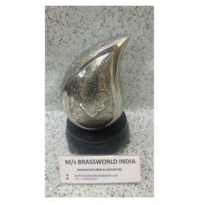 Suministros funerarios Premium de urna de cremación de lágrima de aluminio grabado completo de Brassworld India - Product Image 1