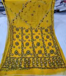 Hermoso conjunto de sari y blusa de gasa con trabajo de bordado Chikankari completo Ropa India elegante para fiestas Recepciones y eventos - Product Image 1