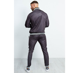 ชุดวอร์มแจ็กเก็ตมีฮู้ดพิมพ์ลายของผู้ชายเสื้อกันหนาว2ชิ้นพร้อมคุณสมบัติขนาดใหญ่พิเศษสำหรับเสื้อผ้ากีฬาฤดูหนาว - Product Image 4