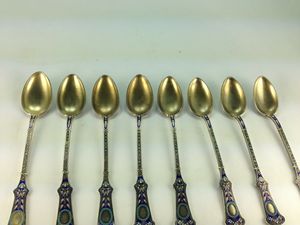 Ensemble de 5 cuillères à couverts en acier inoxydable au design vintage, fini or élégant, parfait pour les collations à la soupe et les restaurants. - Product Image 2