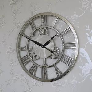 Haute qualité noir Antique industriel fer squelette horloge murale classique métal décoratif chiffres romains pour salon décor - Product Image 3